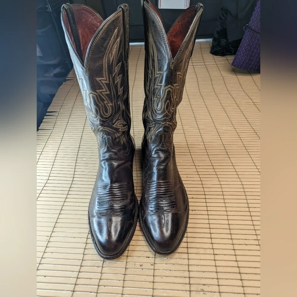 Lucchese 